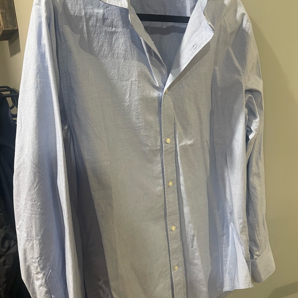 Everlane Men's Light Blue Casual Button Down Shirt